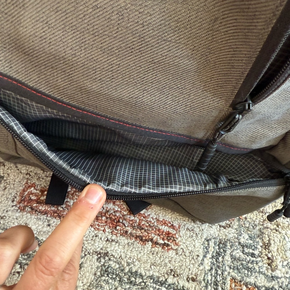 Timbuk2 Gray Backpack Bottle Opener Padded Laptop Zipper Pockets Good Condition - Picture 8 of 10